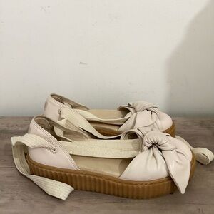 M Fenty Puma By Rihanna Women Bow Creeper Sandal Beige (365794-02) size 9
